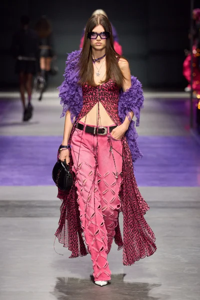 Look 24
